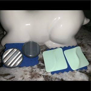 2 pair of retro 80’s style earrings!